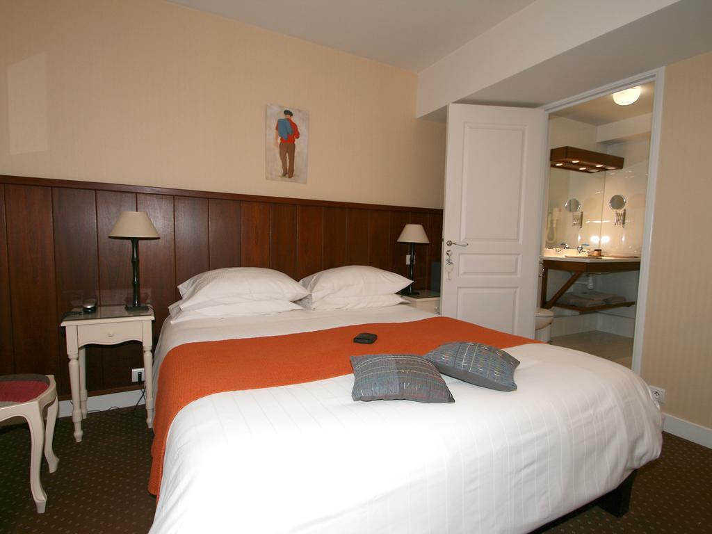 Les Almadies Hotel